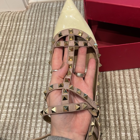 Authentic Valentino rock stud flats - Picture 5 of 11